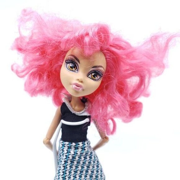 Monster High Doll Howleen Wolf 11 in Mattel Fashion Doll 2011 - Picture 2 of 8